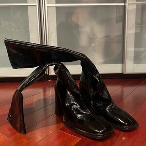 L'INTERVALLE Patent Black Heeled Boots
